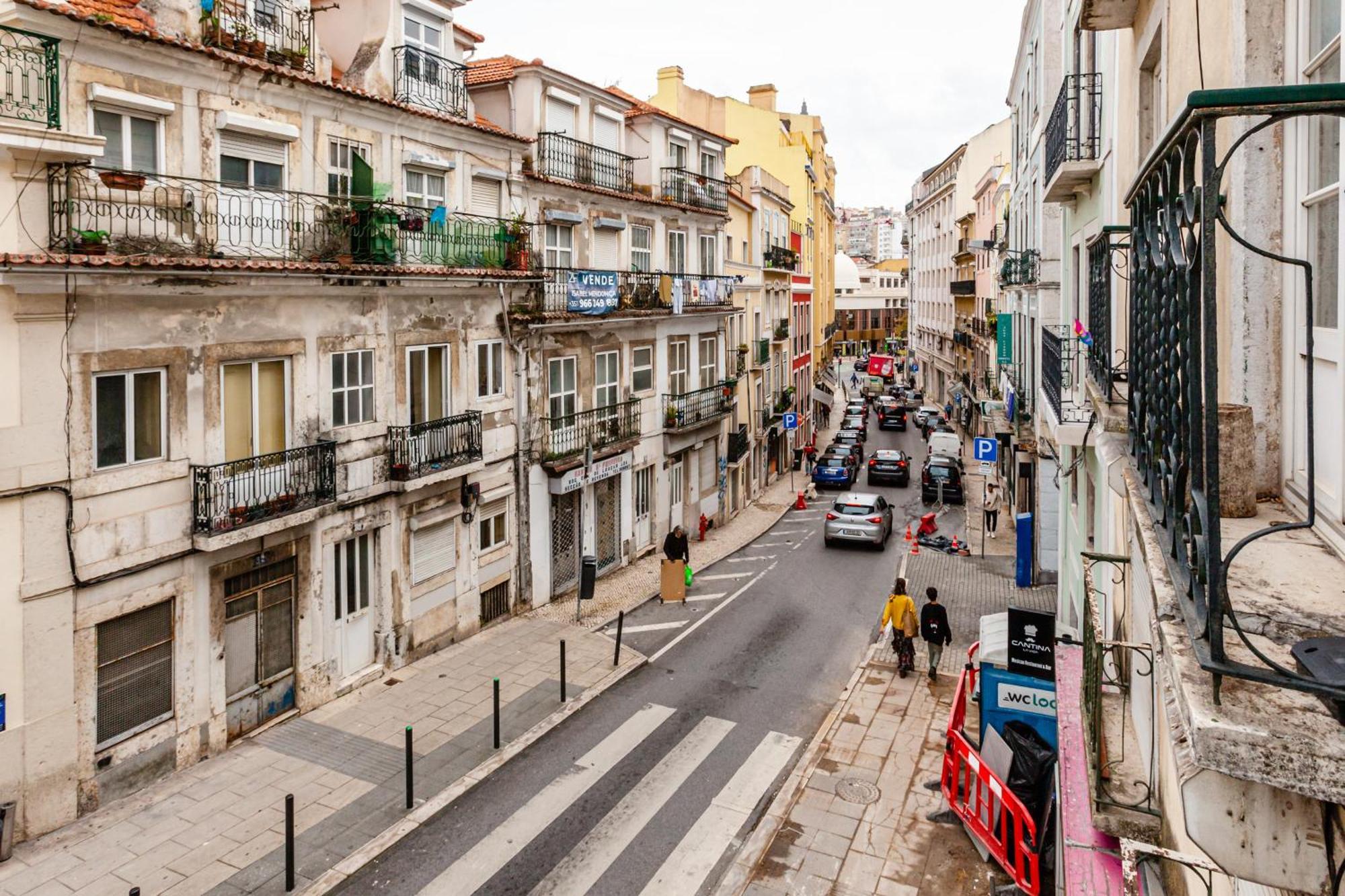 Visit Lisbon 4Fun - Anjos Apartment Exterior photo